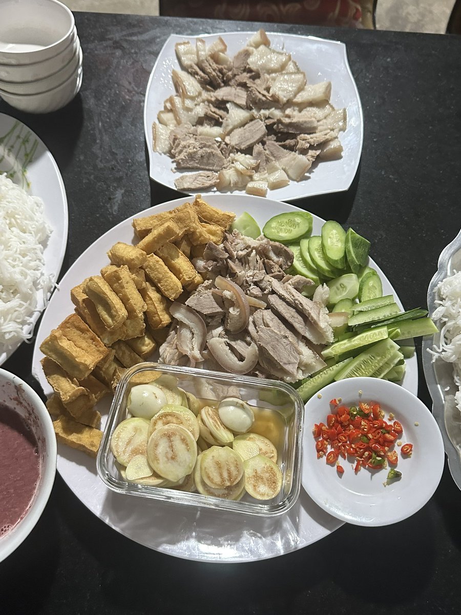 thaichongset's tweet photo. Cuối tuần gia đình em chỉ ăn có nhiêu đây thôi nè.
#Doanthai #doancongthai #cuocsong #hangngay #thugian #giaitri #damme #thuvui #caycanh #chimcanh #cacanh https://t.co/HU2w2NNNTC