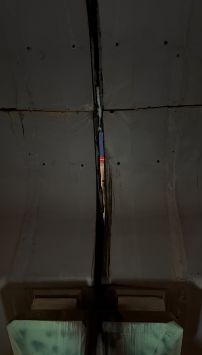 dikXant666's tweet photo. ⚠️ @mybmc @BMC_FNWard Dangerous safety hazard under the flyover near Maheshwari Udyan / Matunga Joggers Park! A metal rod/channel is hanging loosely, and water/debris is leaking directly through the bridge gap onto pedestrians. Please fix urgently before an injury occurs! 🙏 https://t.co/ptEESTVQoc