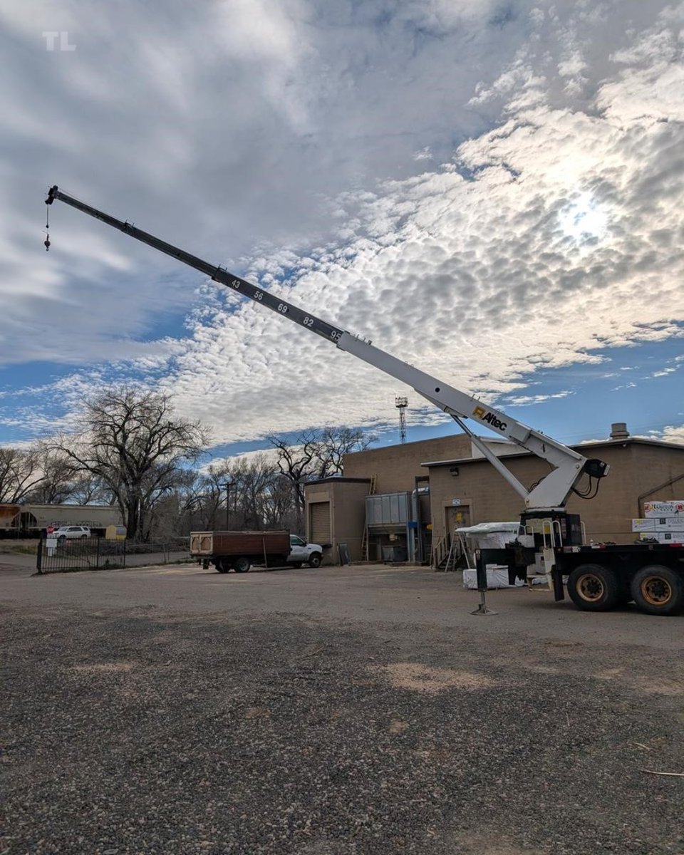 tree_trader's tweet photo. Just adding a crane truck to your feed 😉
View more about this 2009 ALTEC AC23-95R MOUNTED ON 2009 STERLING L7500 that was recently inspected and is ready to work on TreeTrader.
🔗 https://t.co/5fVIPM57Ih
🌳 Nick Stotts
📍 Ogden, Utah
#UtahCrane #Crane #TreeCare #TreeRemoval https://t.co/RyQwpDS1kO