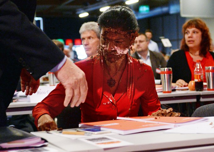 hottaspotta's tweet photo. Ich möchte Frau Wagenknecht dringend bitten, endlich in die AFD einzutreten, damit sie auch diese Partei vor die Wand fährt. https://t.co/yurdO5Fsl4