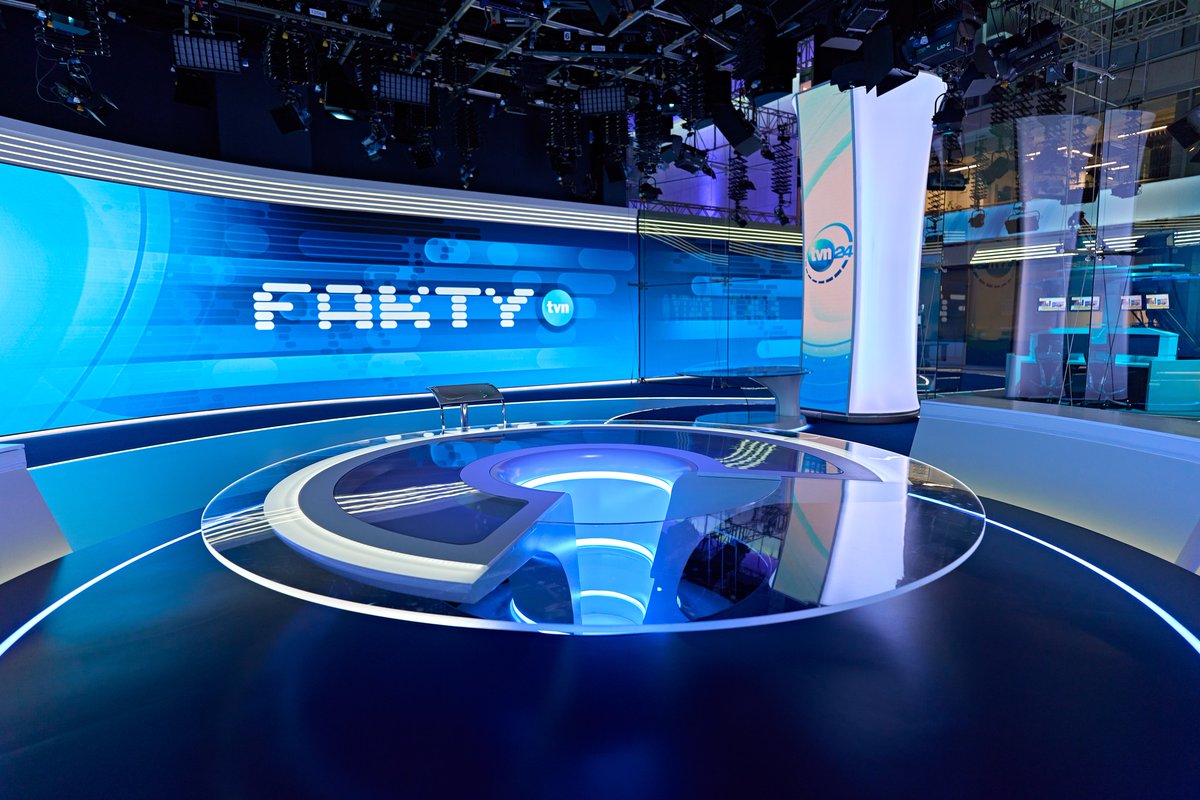 FaktyTVN's tweet photo. Minęła 19:00 📣 ZACZYNAMY @FaktyTVN. Włącz TVN lub @TVN24BiS, bo znów przejmujemy obie anteny 📺💻📱 Oglądaj nas także w @tvn24plus👇
🔵https://t.co/1bvQpaD3tK
🔵 https://t.co/a3mEdmJlYN https://t.co/AA554xvshA