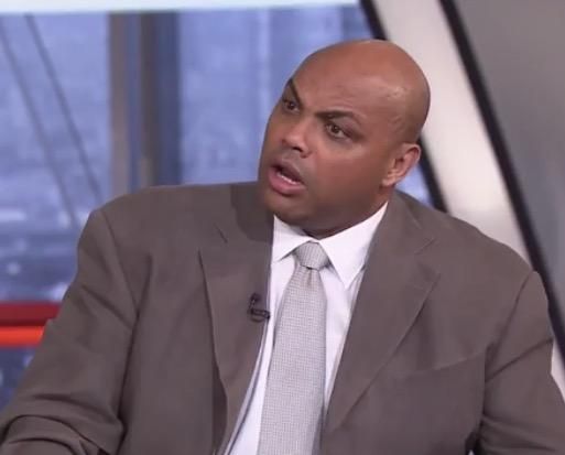 uplink_xyz's tweet photo. Venue providers when they realize Uplink brings them demand without 50 separate carrier deals https://t.co/hC99YUGrkb