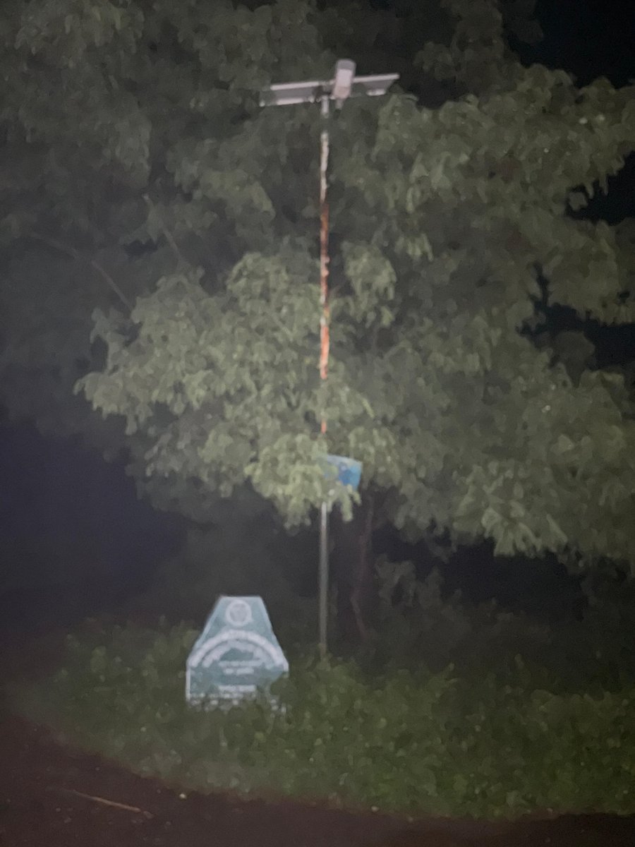 ChandraMoh29966's tweet photo. 3 solar lights in village Badkuleibira(Lipighutu) are not working,leaving roads in complete darkness.We request the administration to urgently repair faulty units and install additional street lights for safety.@BDO_Jamda  @DM_Mayurbhanj  #RuralDevelopment #StreetLighting https://t.co/DV3GbsROg6