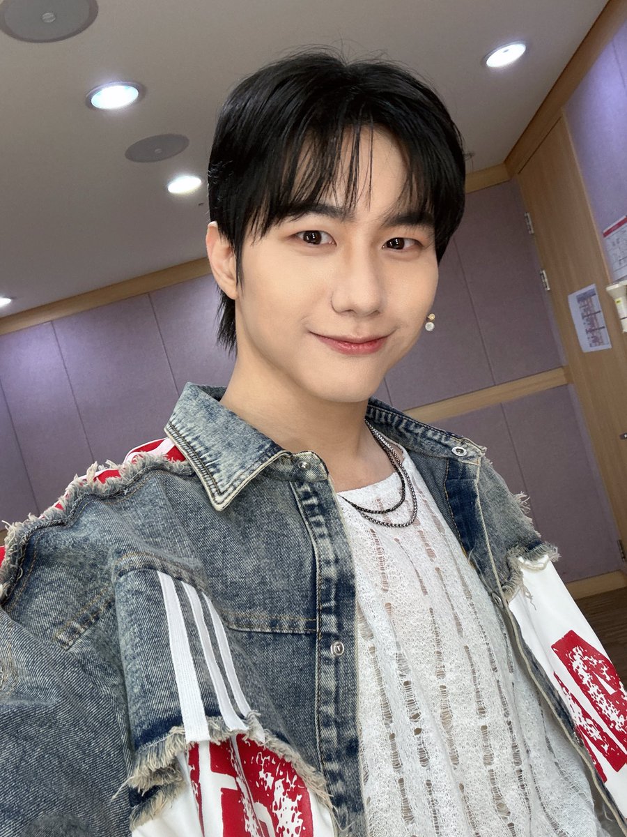 gyangseungsik's tweet photo. 주말도 레츠고~~~😊😊 https://t.co/3PFxRfu1BA