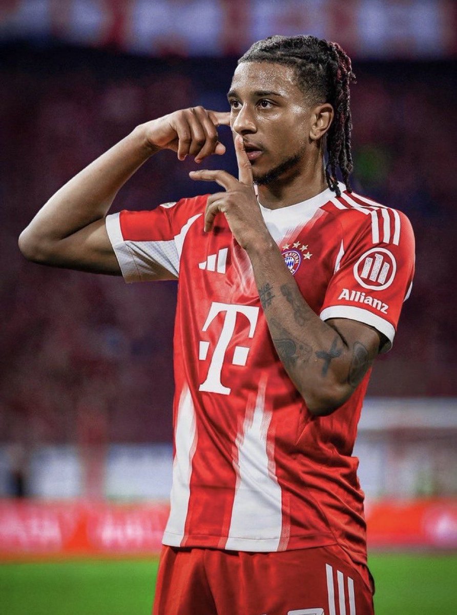 hdlfc_'s tweet photo. Allez Les Rouges https://t.co/5kOdqCcTge