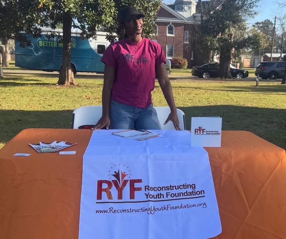 badgalnikk1's tweet photo. Aniya and the entire Harvey family have been feeding families across Georgia for YEARS through their nonprofit program Reconstructing Youth Foundation ❤️ https://t.co/ka97hl1fp1