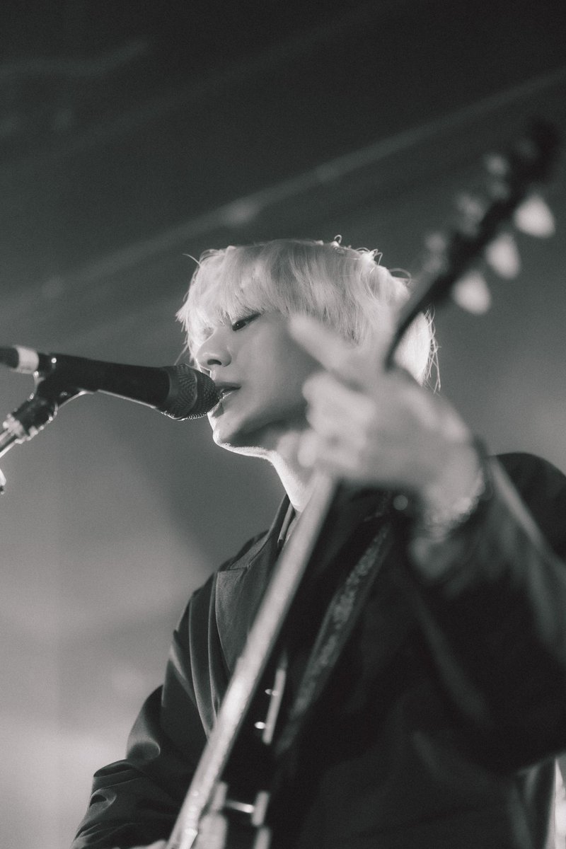 siroku_rockband's tweet photo. 久しぶりのAn(e)themでした！
ライブの時だけは自分の声を好きでいられる
そう思わせてくれてありがとうございます

HINONABE最高だった〜 https://t.co/76P4ndREEk