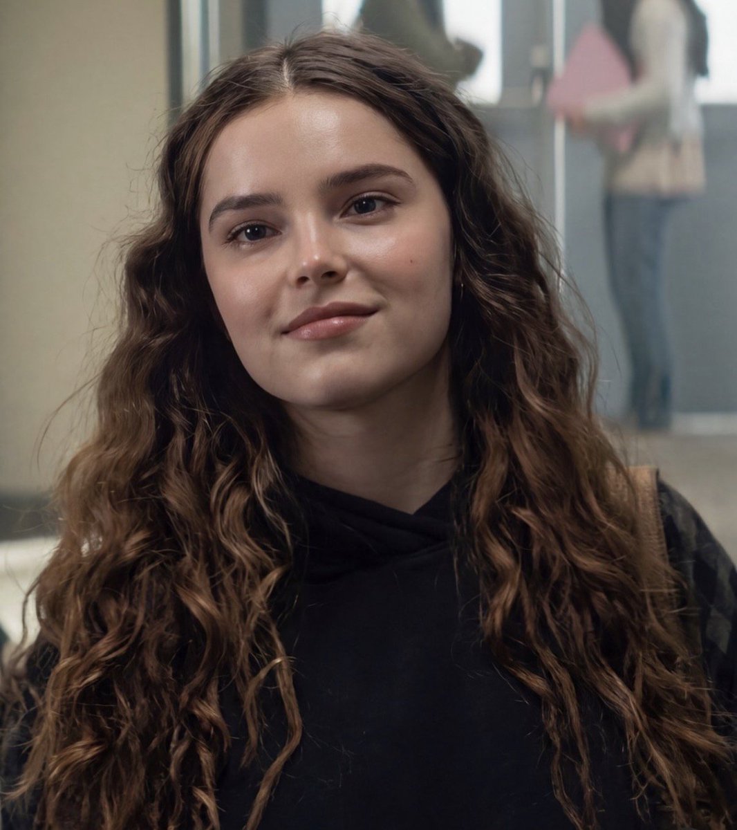 Page16models's tweet photo. Curly haired Inde Navarrette hits different 😍🔥 https://t.co/lc528MzXBB
