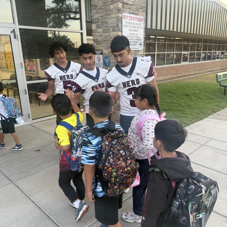 HISD_Sports's tweet photo. Great to see our Herd Varsity Football players at our elementary campuses this morning.
#HerdONE https://t.co/cfom9Jutbk