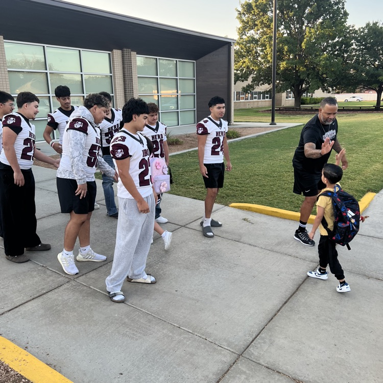 HISD_Sports's tweet photo. Great to see our Herd Varsity Football players at our elementary campuses this morning.
#HerdONE https://t.co/cfom9Jutbk