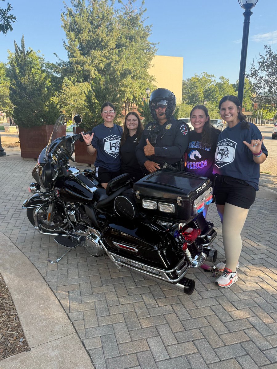 UTAMAVS's tweet photo. Helped celebrate @CityOfArlington’s 150th anniversary last night! 🌟 

Proud to be a part of the 817 community! 🤩

#BuckEm🐎 | #817Made https://t.co/5z4o2MpUEp