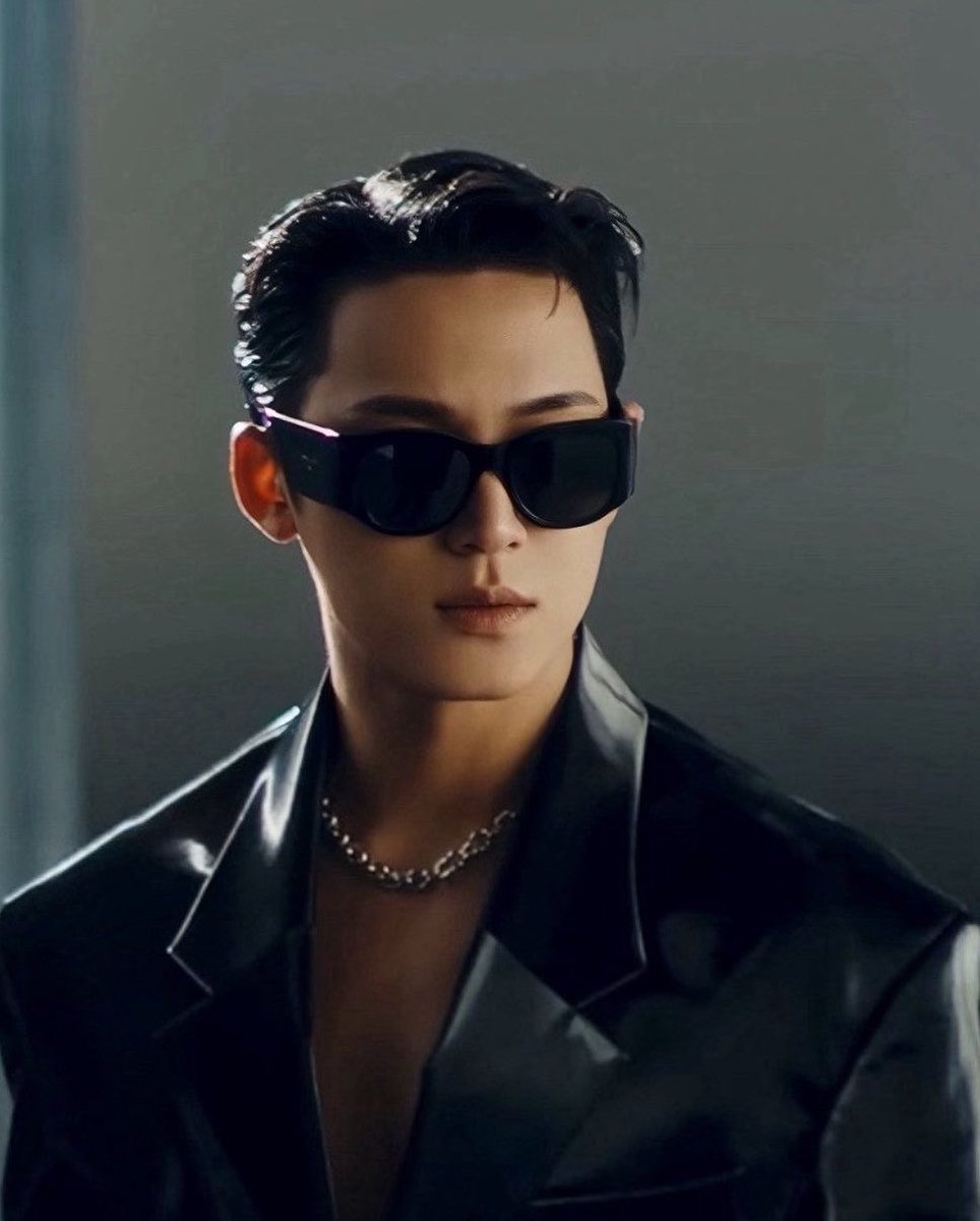 ryulngshot4sho's tweet photo. kim mingyu 🤝 kim ryul https://t.co/8q5sSISbEc