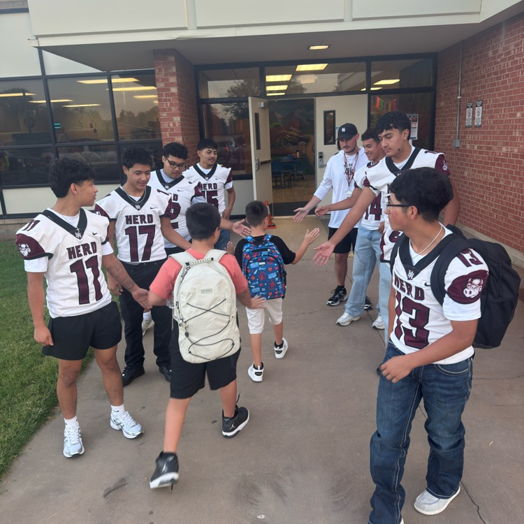 HISD_Sports's tweet photo. Great to see our Herd Varsity Football players at our elementary campuses this morning.
#HerdONE https://t.co/njkCMb2q4n