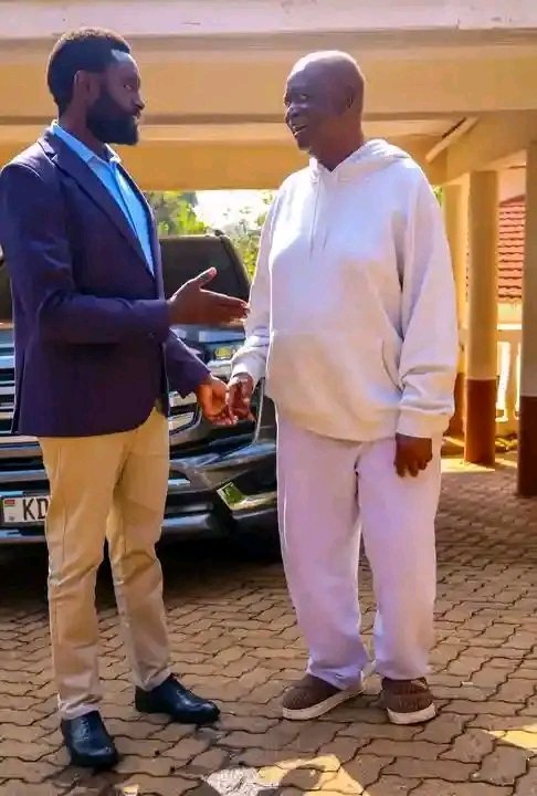 omwambaKE's tweet photo. DCP Secretary General John Methu visits ODM leader Oburu Oginga and gifts him goats as he recovers after being discharged from hospital. https://t.co/4ZD8DDP84g