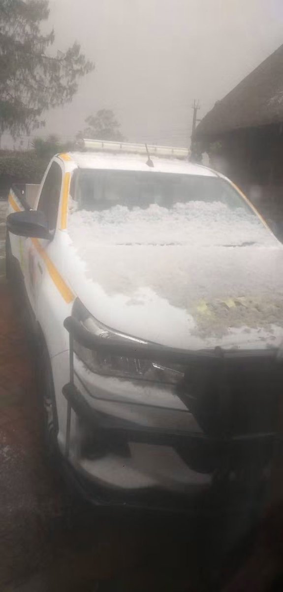 ReenvalSA's tweet photo. Haelstorm gehad hier in Eloff 📷Phillip Roodt https://t.co/dudpFOy2oz
