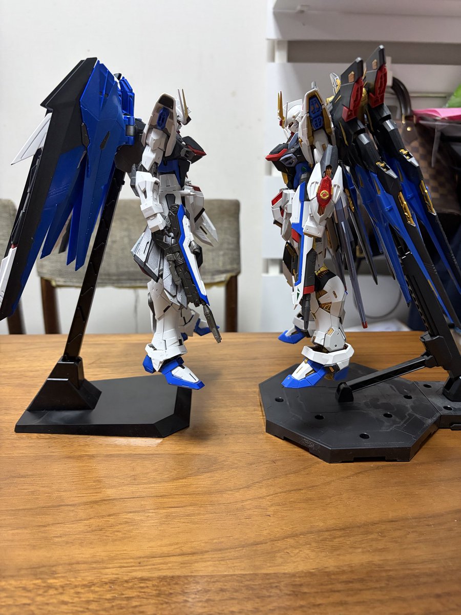 DorcusKS's tweet photo. フリーダム仕上げる前に比較
MGSDはガチムチ💪 https://t.co/7EgeTxmFa8