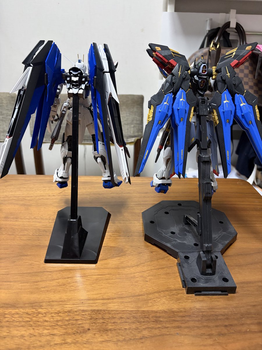 DorcusKS's tweet photo. フリーダム仕上げる前に比較
MGSDはガチムチ💪 https://t.co/7EgeTxmFa8
