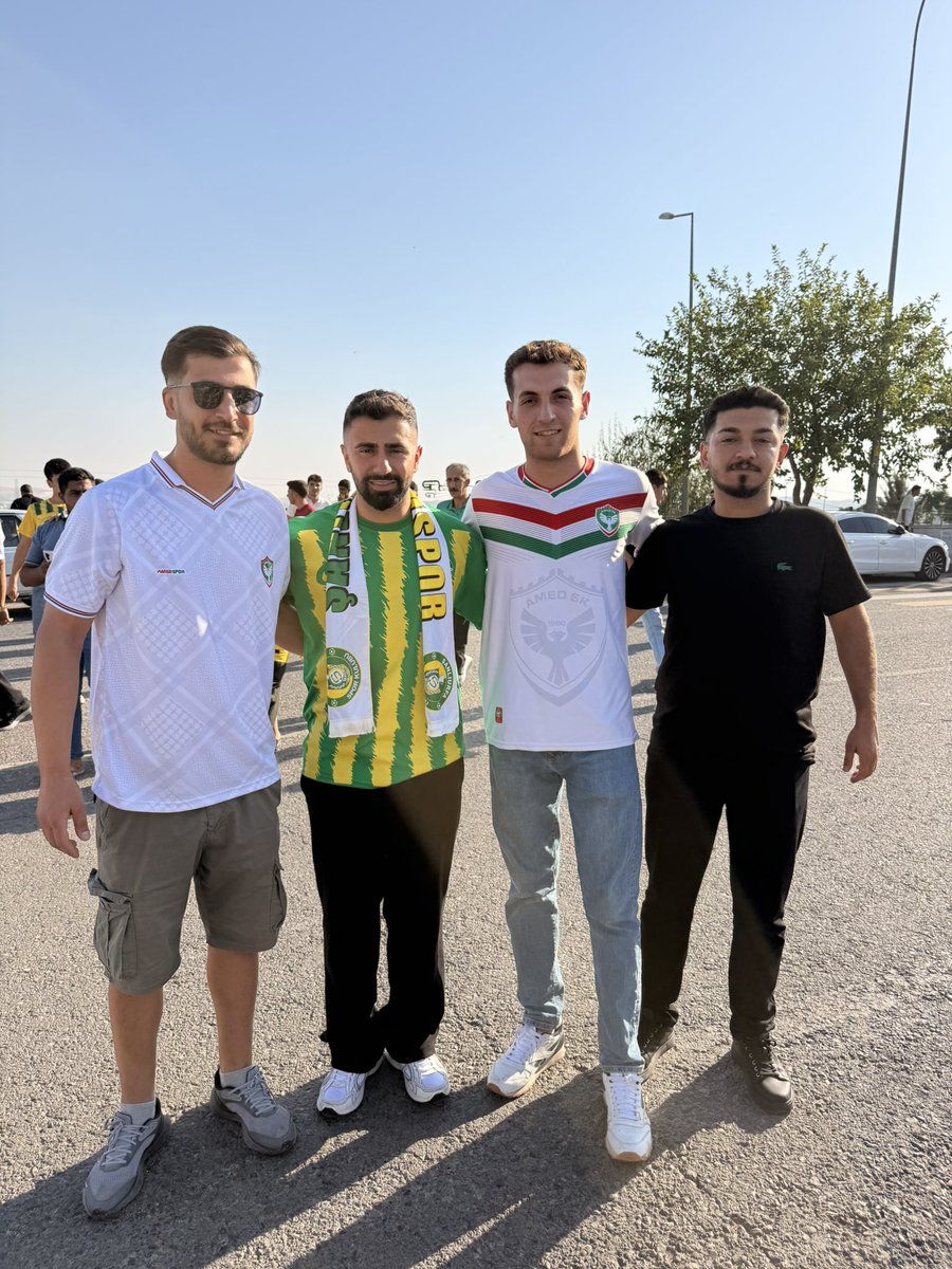 apo_siyar21's tweet photo. Çekdarı başka formayla da görmek varmış. https://t.co/K9L5uLLluT