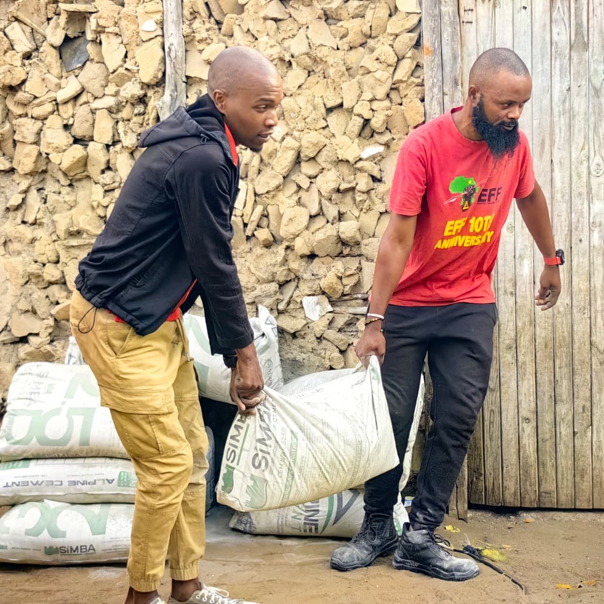 EFFMtuba's tweet photo. EFF MTUBATUBA WARD 21  CANDIDATE WILL BUILD A HOUSE FOR AN INDIGENT FAMILY https://t.co/07ulRi8eD8