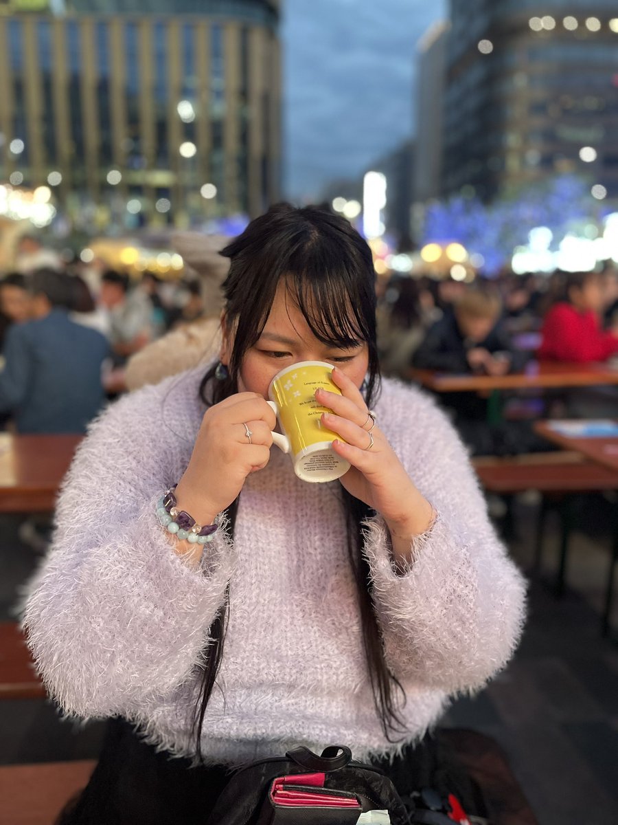 rareeshow's tweet photo. お相撲さんみたいな体。
力士の家系ではあるけど、血が強すぎる。
来週の金曜日、おばあちゃんに会う数時間だけでいいから、
体重20キロ減って欲しい。
15キロ痩せたところでデブはデブ。
不細工は生きてる意味ない。
醜いなら生きてる価値ない。
たすけて https://t.co/BU2bBngqeG