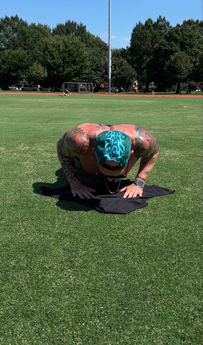 joelshoebk's tweet photo. A back and body weight workout outside in Brooklyn https://t.co/uPlEwUo759