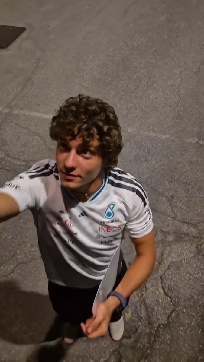 riantonelli's tweet photo. oh my god, he looks like a puppy https://t.co/PWzwSZ4GOU