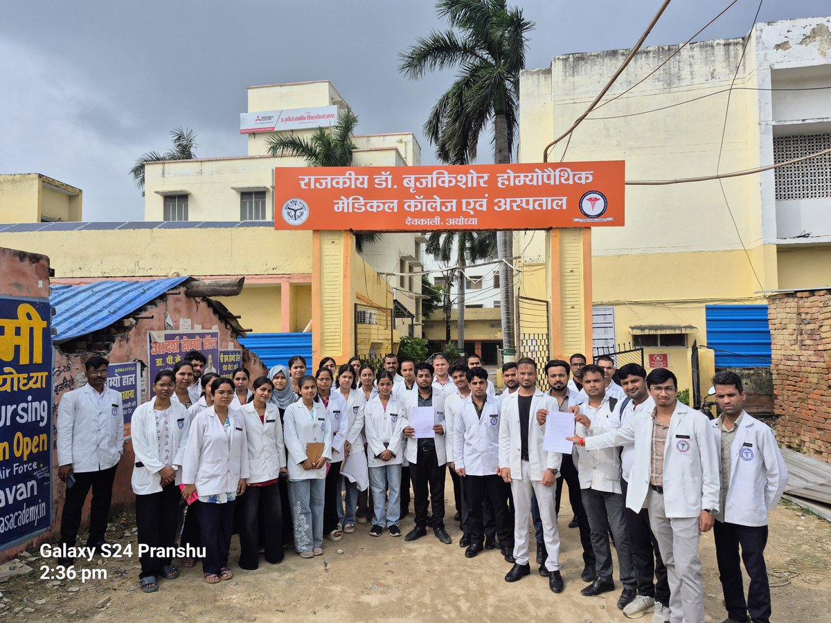 ALOKGUPTA9v43's tweet photo. @PragyaLive @uptak @JagranNews @amarujala @CMOfficeUP #25kforAYUSH #hikeAYUSHstipend #AYUSHInternsUP https://t.co/vHqGqMxWl5