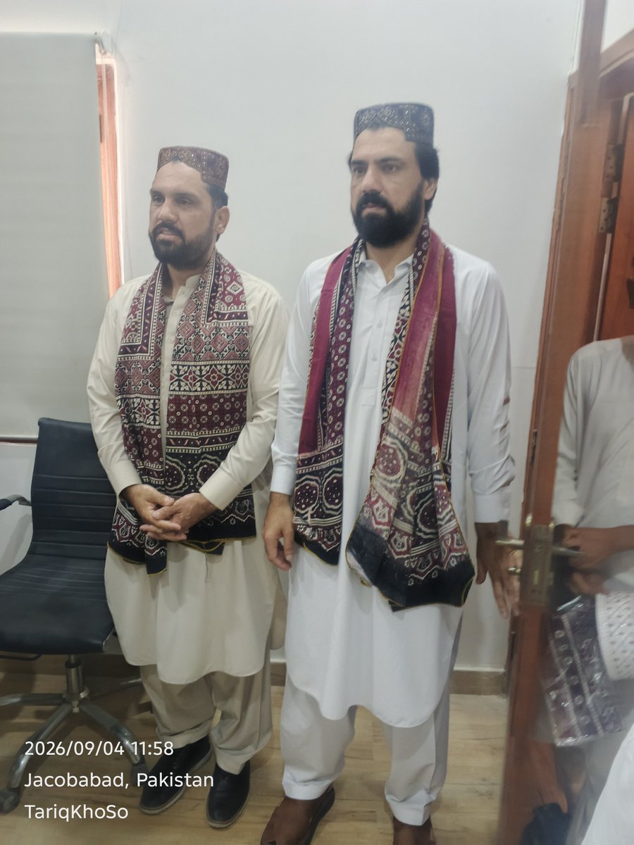 sad_tr's tweet photo. Cm kpk Sohail Khan Afridi in jacobabad Sindh https://t.co/BOHunKgTcb