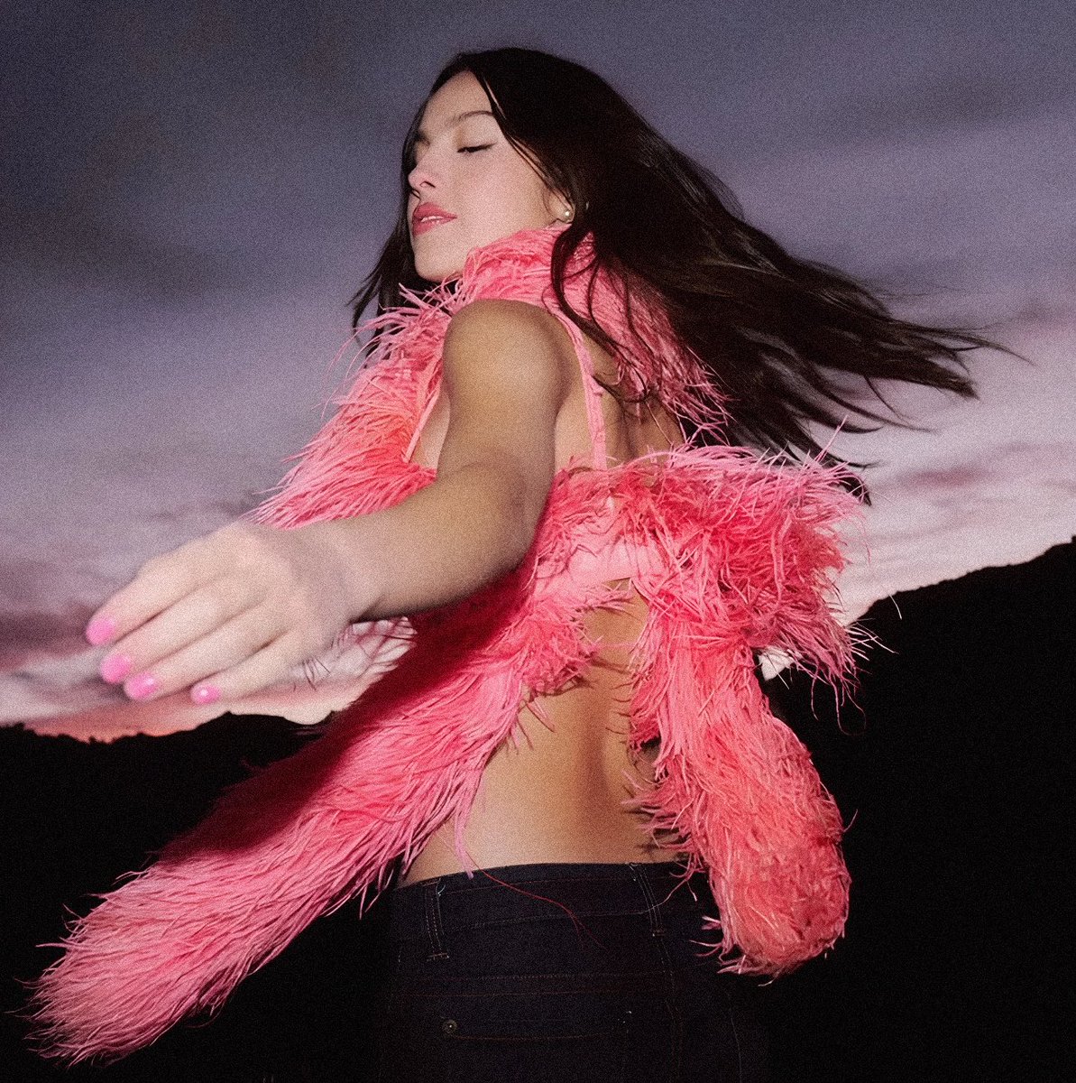 oliviarodrbr's tweet photo. Álbuns femininos com mais semanas no topo do ranking semanal de álbuns do Spotify:

#1. SOUR — 17
#2. HIT ME HARD AND SOFT / KPop Demon Hunters — 12
#3. SOS — 11
#4. Short n’ Sweet — 10
#4. you seem pretty sad for a girl so in love — 10*

*Ainda em #1. https://t.co/v9mj7TyVZB
