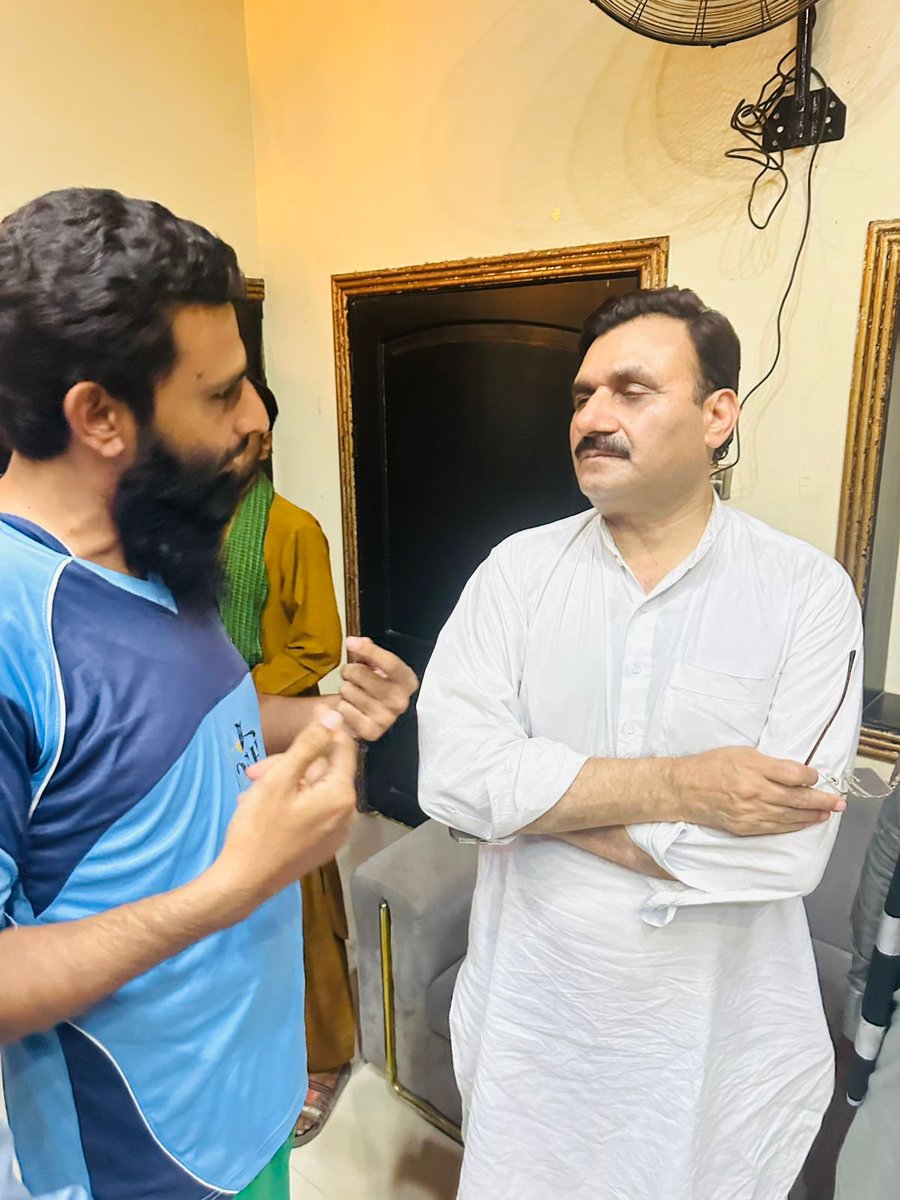 sad_tr's tweet photo. Cm kpk Sohail Khan Afridi in jacobabad Sindh https://t.co/BOHunKgTcb