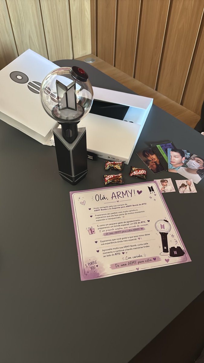 giod3vil's tweet photo. Eu preciso compartilhar uma experiência metafísica que eu estou vivendo. Meu marido estava a meses atrás de uma Armybomb pra mim e na semana passada ele achou um anúncio pela OLX. De início ele ficou muito ressabiado por existir a possibilidade de ser réplica + https://t.co/Vgp2koR3cy