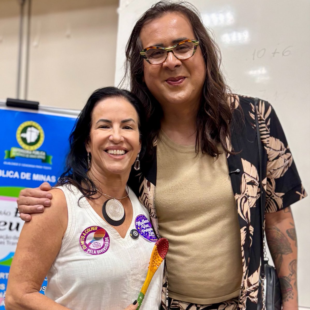 claudiaguerramg's tweet photo. Minha solidariedade à colega @DudaSalabert diante do relato de uma tentativa de homicídio. Nenhuma mulher deve enfrentar violência por defender seus ideais na política.

Seguiremos resistindo, com coragem e sorriso no rosto, mostrando a boa política que viemos fazer. Juntas! ✊🏼 https://t.co/qUAxGRlA8l