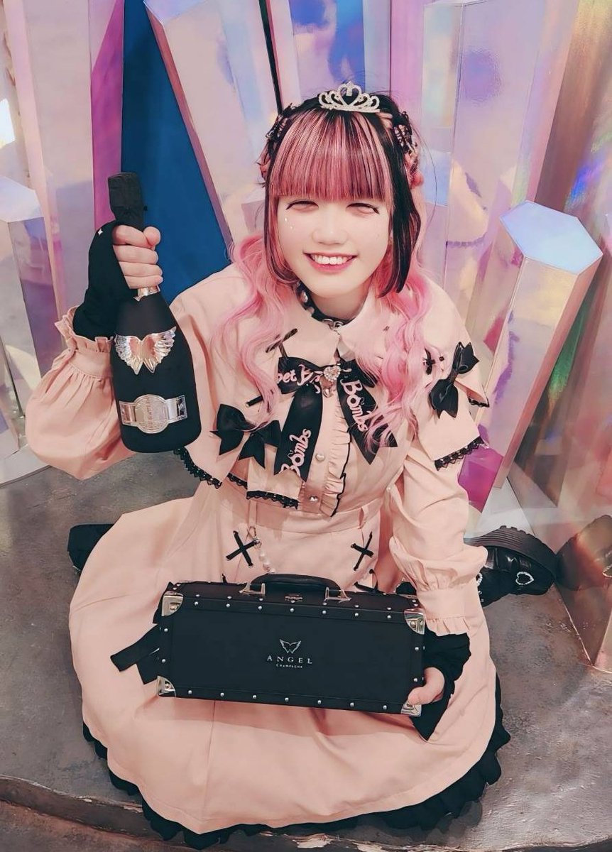 MIKITTY_KENZO's tweet photo. ぴんちゃん今までありがと〜🎶
今までで1番たのしい1年でした✨
最高で可愛すぎる推し❕
一生忘れない一生ぴんちゃん推し❕ https://t.co/8UfgHa8OsW