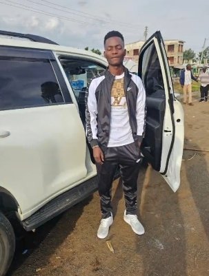 _Sakko's tweet photo. Sasa hizi magari za the late Akoko billionaire zilienda wapi ? https://t.co/hK0C1oso1N
