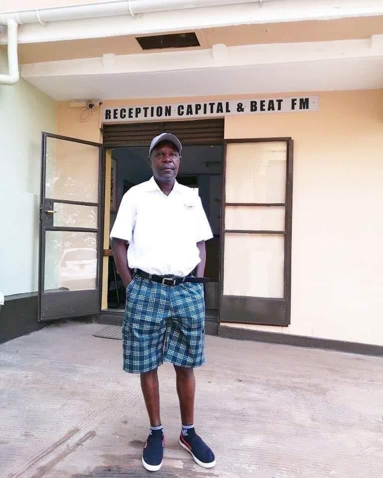 KakwenzaRukira's tweet photo. Don’t throw away the usofia bag when you can make Ofwono shorts 🤣✍️✍️ https://t.co/clSpZevS63