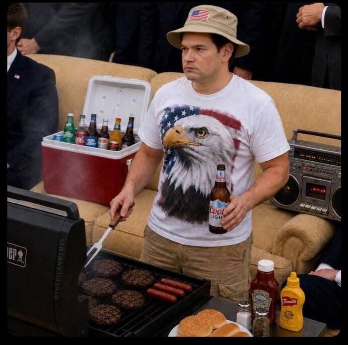deluxe_pepe's tweet photo. I hope you Patriots enjoy your Labor Day weekend! https://t.co/4AVDrWumsU