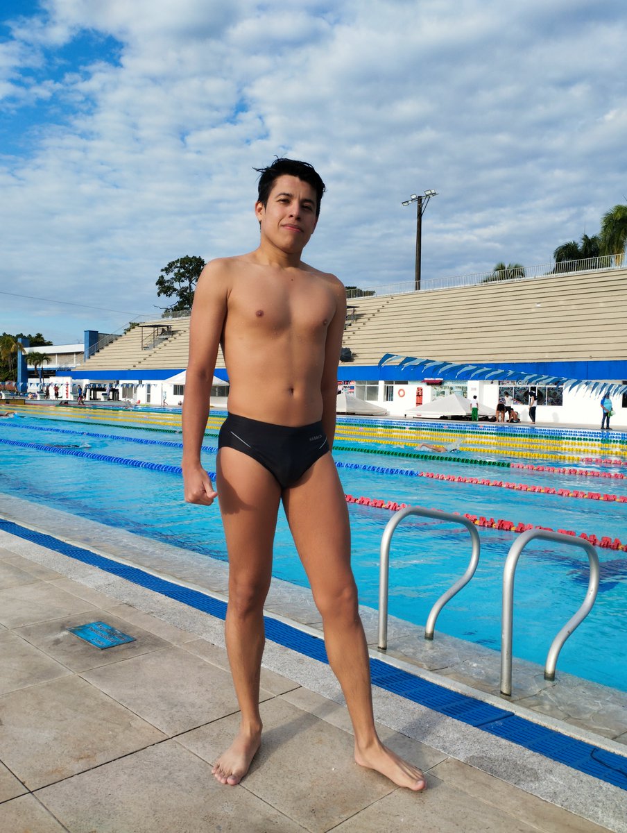 Speedoboy_Peter's tweet photo. Today was all about technique, no speed work. We focused on getting our stroke right with finger-drag drills, closed fists, open hands, and finally using our hands like paddles. 🏊‍♂️💦

#swimtraining #swimlife #swimmer #swimwear #swimtrunks https://t.co/qHva6rDr1y