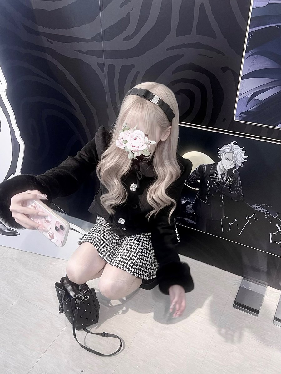 bnbn622's tweet photo. この前載せたやつと同じ格好でめちゃくちゃ気まずいのですが去年アズールに会った時の写真です( 'ᾥ' )ﾉ💜まじこのアズールって及川光博だし高嶋ちさ子で嬉しい
#マシュマロを投げ合おう
https://t.co/BckAp0DJuS https://t.co/fEDrtX2PdQ