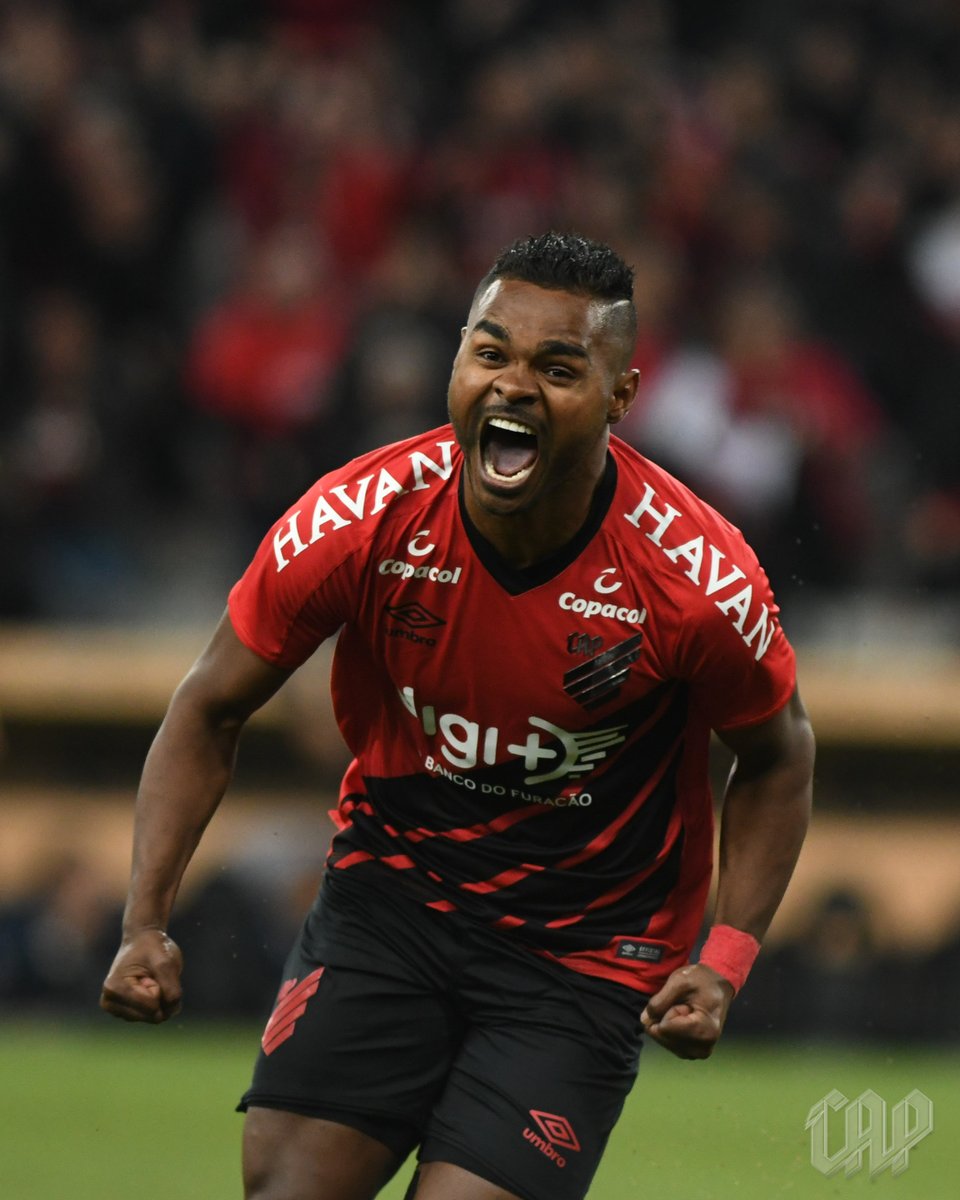 AthleticoPR's tweet photo. 🌪️ Há 7 anos, neste dia, a remontada rubro-negra... 

Uma noite de raça, emoção e daqueles momentos que ficam marcados na memória. 

Quem estava no Caldeirão? 👆 https://t.co/CK2sPOUXGz