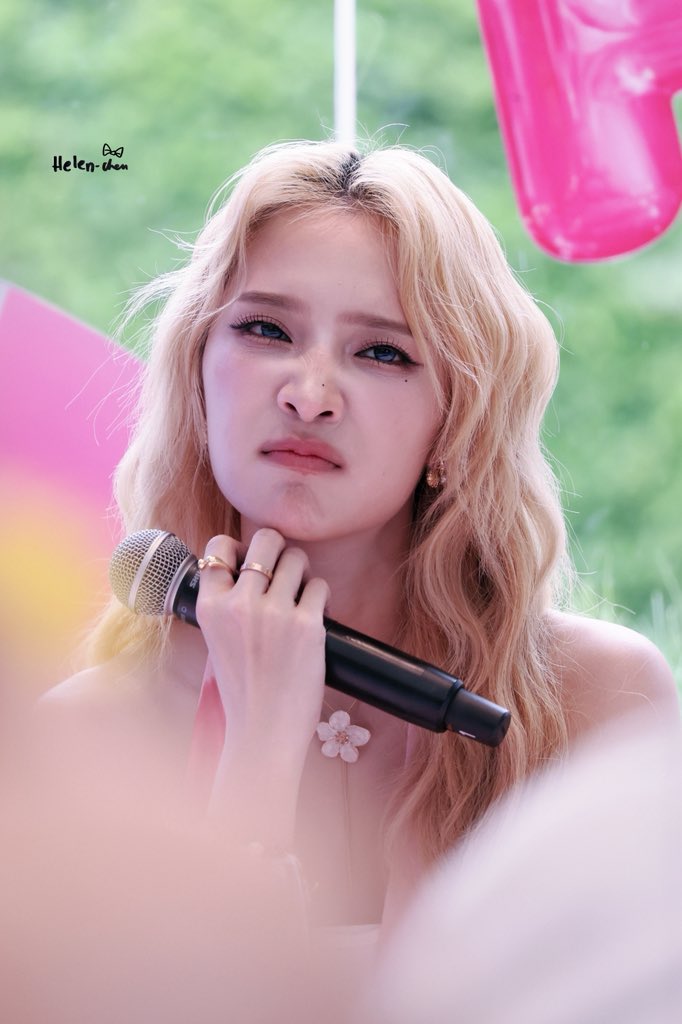 HelenChen144478's tweet photo. 为你驻足
为你倾倒🥰

POOL PARTY WITH JJJ
#MizuMixJanJingjing
#MizuMiPoolPartywithJanJingjing  
#มิมิไม่ชอบแดด  
#MizuMi #แจนจิงจิง 
#JANJINGJING
#JANHAE #JANIVERSE
@Janhae https://t.co/3AfQTA6jC0