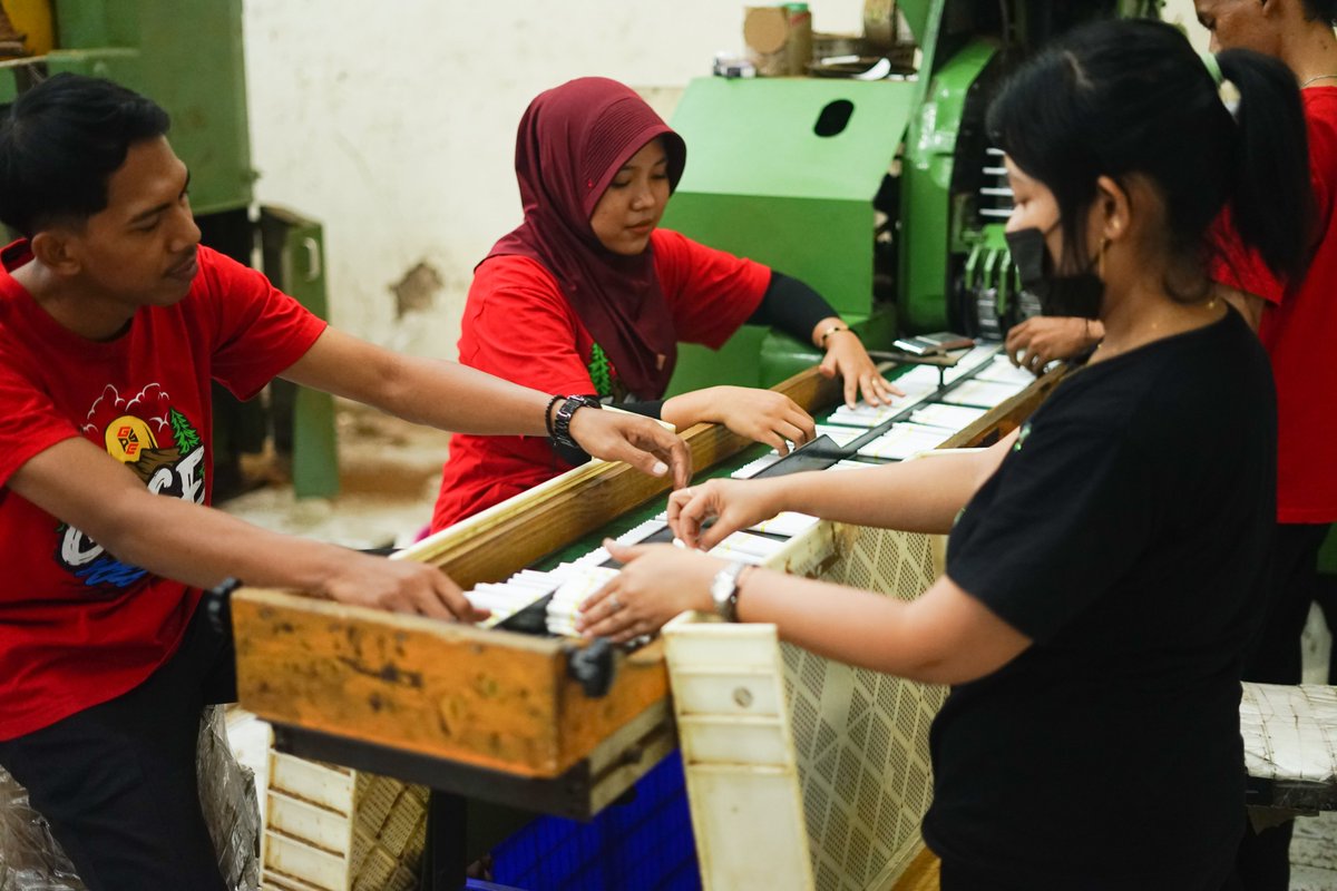 bc_probolinggo's tweet photo. Menjaga Penerimaan Negara, Kanwil Bea Cukai Jatim II dan Bea Cukai Probolinggo Perkuat Sinergi dengan Pelaku Usaha Industri Hasil Tembakau

Selengkapnya : https://t.co/q0LpuHU5Zo https://t.co/jVU6lUiREA