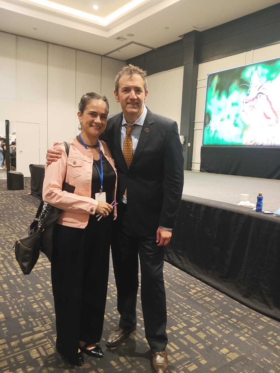 CLATOVok's tweet photo. 🐱💙 ¡CLATOV presente en Locos por los Gatos, Guayaquil!

Qué alegría compartir este encuentro junto a la Dra. Mariella Chacón, oncóloga veterinaria Certificada por CLATOV, durante esta gran jornada dedicada a nuestros queridos pacientes felinos. 🐾🐱 https://t.co/orpZuaSpdY