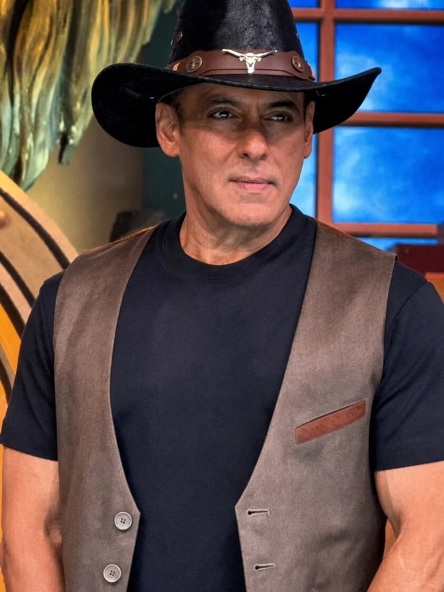 SK_Rcbian's tweet photo. #Latest photo of Megastar #Salmankhan on the sets of 

#Biggboss20 #BB20 #monster #svc63 https://t.co/9uIir7WyMr