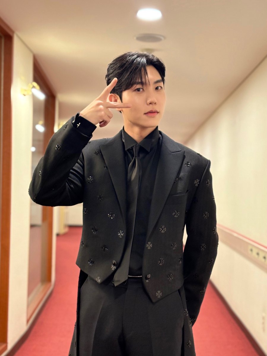 Libelante_twt's tweet photo. [조수미 세계무대 데뷔 40주년 기념 콘서트]
🕴🏻🐈‍⬛🌹🩵

#Libelante #리베란테
#진원 #JinWon https://t.co/3WcNxG3dci
