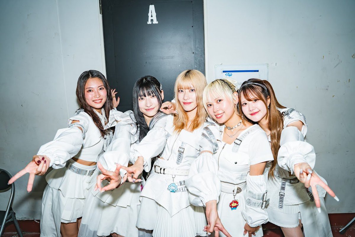 reina_kotoishi's tweet photo. なんと....大阪ライブ、タカさんとRickyさんがAKIARIMのためにって動いてくれてます🥲✨

freciaとの絆はずっと生き続けてて。同じステージに立てなくても見えない部分でも沢山���えてもらってるの。
最高だねッ✌︎✌︎（本当に感謝です）

9/22（火）ラスト大阪！
よろしくお願いします！ https://t.co/KL9bQ1z4id