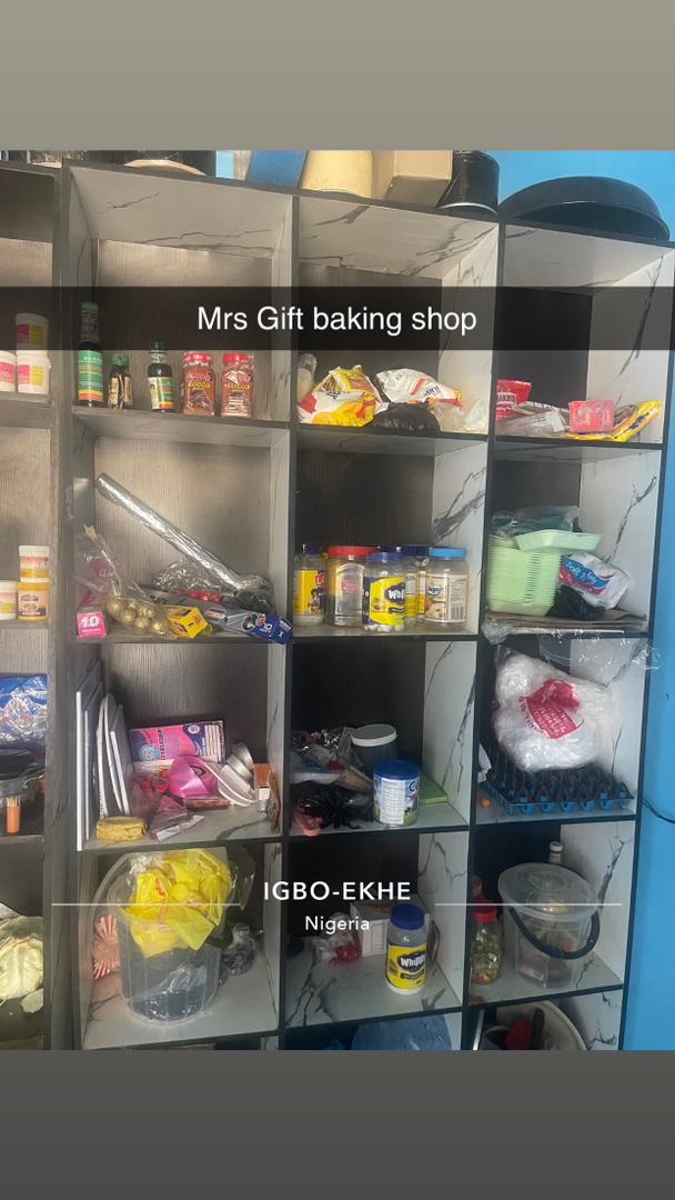 OnlyMrsGift's tweet photo. Day 1 of original contents.

What are you buying from me today? I beg you to come buy something so that my kids and I can see food to eat. 😟😏 https://t.co/0z1NuDIruD