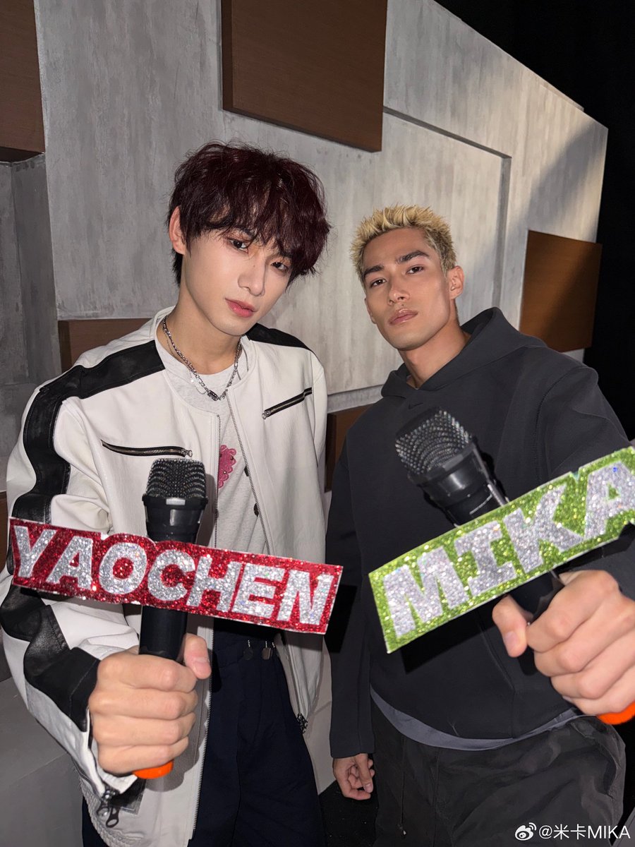Mika_THOfficial's tweet photo. 202609004 || Mika Weibo Update 

วันนี้ ผมกับ #YAOCHEN กำลังจะเริ่มทำหน้าที่พิธีกรแล้ว! ทุกคนพร้อมหรือยัง?! นี่เป็นครั้งแรกที่ผมเป็นพิธีกรเลยนะ! 🎤

#CallMeByFire #披荆斩棘2026

🔗 https://t.co/BGH8sOQrRQ

#Mika #มิกะ #米卡 #MikaHashizume #橋爪ミカ  #Mikah https://t.co/ZTMqdCskDy