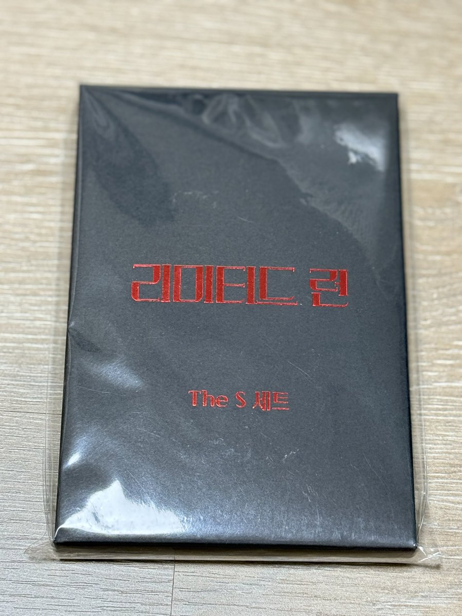 yaaaaaa9995's tweet photo. 리미티드런 리런 The S 세트
개봉 상품
반택포 22,000원
#리미티드런 #리런 https://t.co/e3efZG7JyY