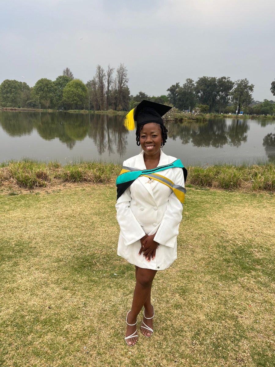 LeSho2025's tweet photo. 4 September 2026
Graduation Day-University of Pretoria
Education Law, Policy and Management
Dissertation :
The Nexus of Migration, Resource Scarcity, and Educational Accessing South Affica: An Examination of the BELA Act.
All glory to God.
#tuksofniks
#Academia
#graduation https://t.co/oFgWzgkktr