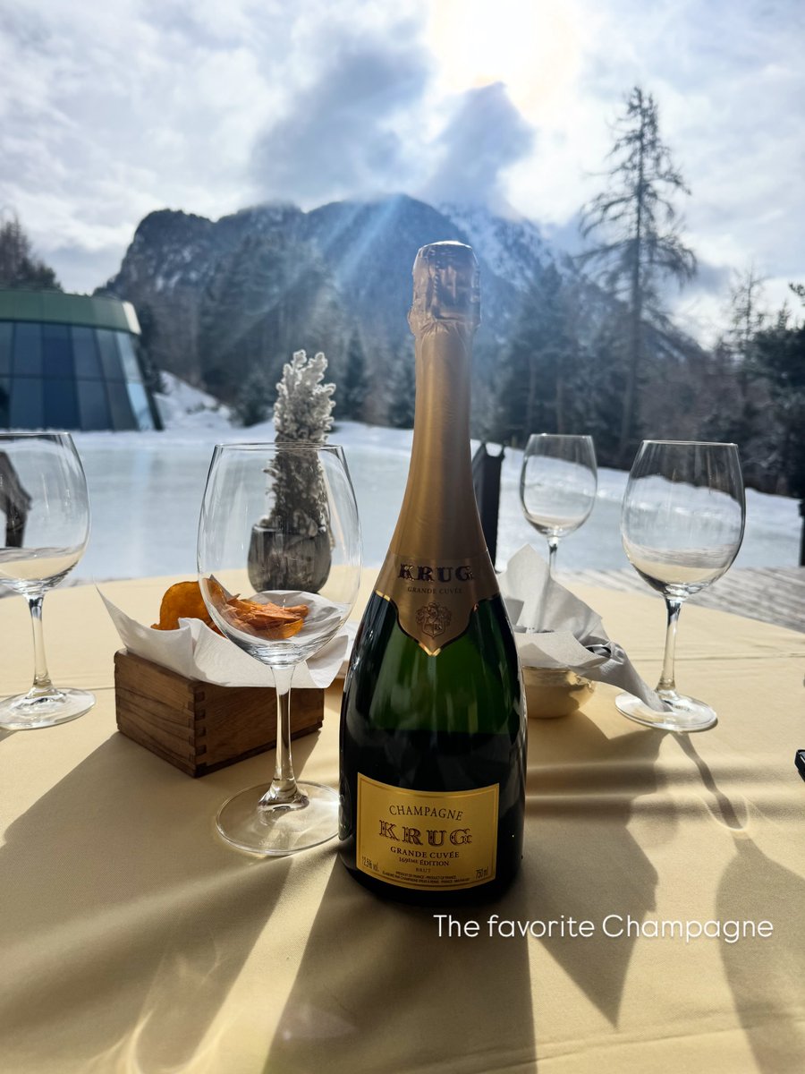 JohanneHum3ri1's tweet photo. The journey, the joy, the favorite Champagne, the views… St. Moritz is a magical, elegant winter wonderland. The Snow Polo World Cup instantly became one of my all-time favorite events. Travel is the only thing you can buy that makes you richer. https://t.co/3hllCn22dz